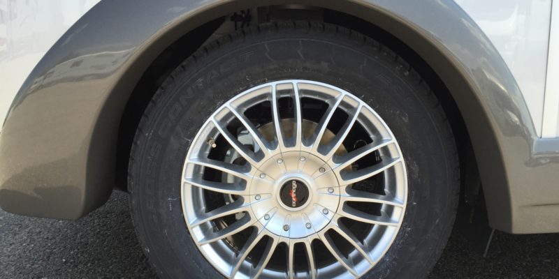 146615467518_Zoll_Carthago_Design_Silber_Carthago_Chic_E-Line_i50_Linerclass_mit_Vollluftfederung_6