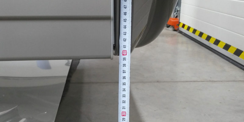 5-Hintere-Seitenschuerze-Unterkante-39cm-im-abgesenkten-Zustand