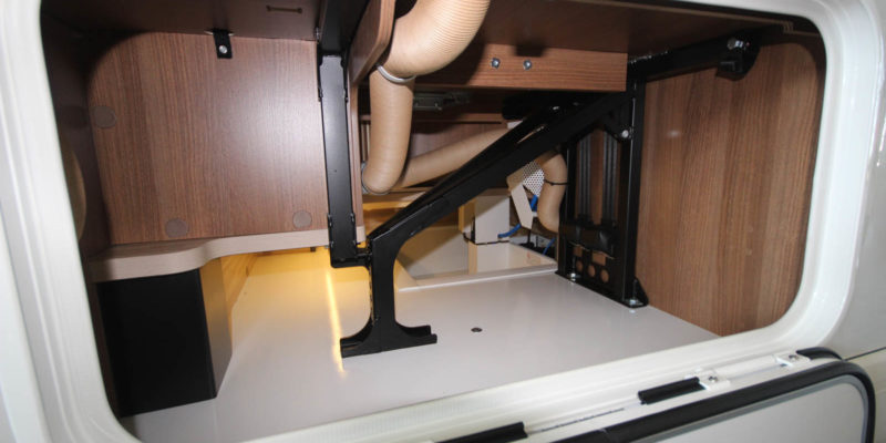 Carthago c-compactline i 141 LE (8)