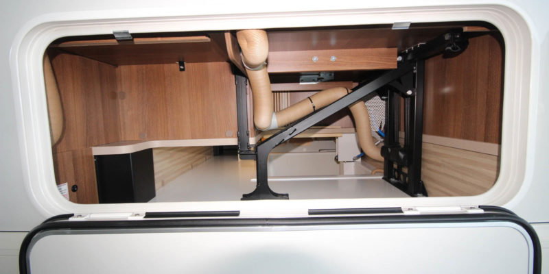 Carthago c-compactline i 143 LE (8)