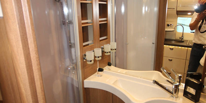 Carthago c-tourer T 143 LE (33)