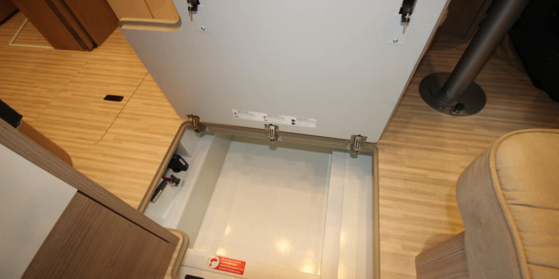 Carthago c-tourer i 144 LE (16)