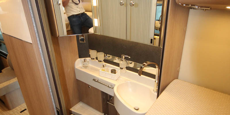 Carthago c-tourer i 144 LE (27)