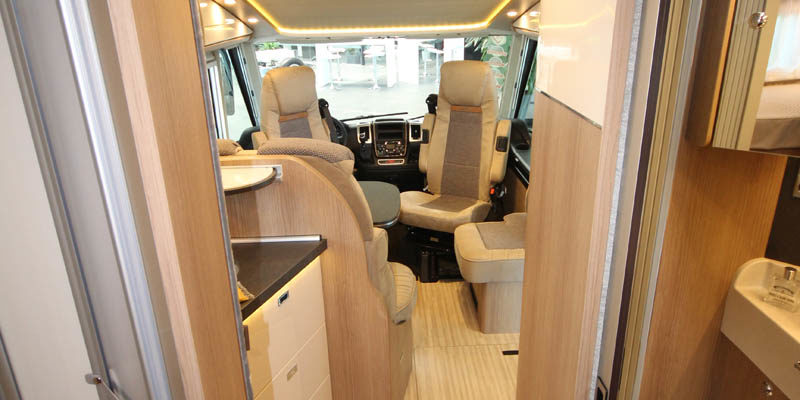 Carthago c-tourer i 144 LE (34)