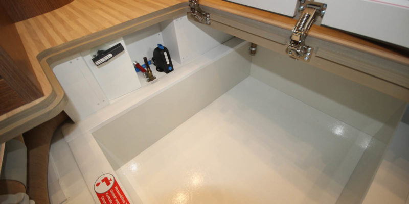 Carthago c-tourer i 144 QB (17)