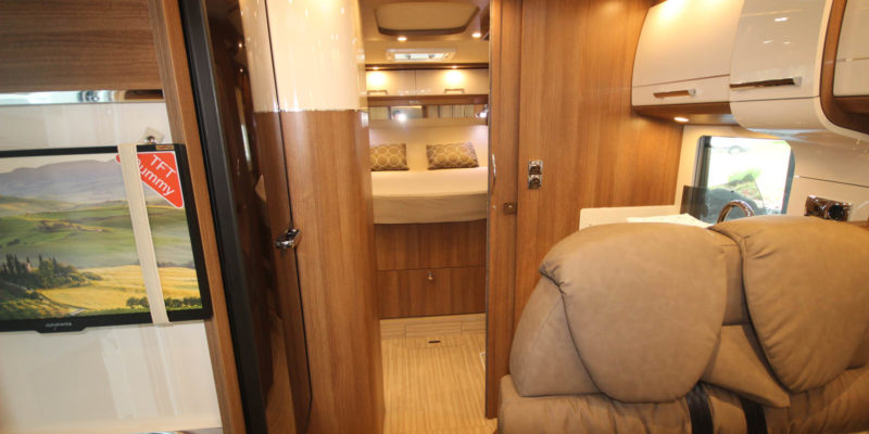 Carthago c-tourer i 144 QB (20)