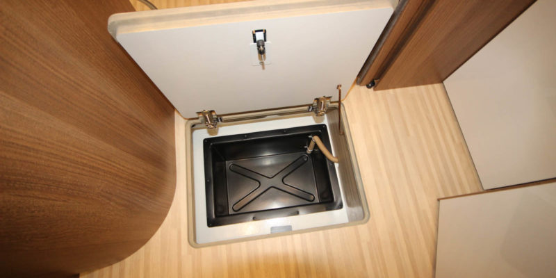 Carthago c-tourer i 144 QB (32)