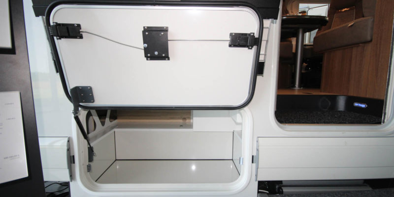 Carthago c-tourer i 144 QB (4)