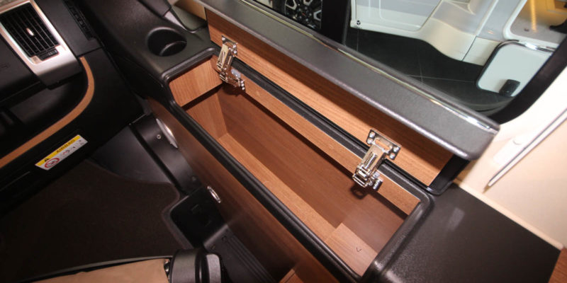 Carthago c-tourer i 144 QB (40)