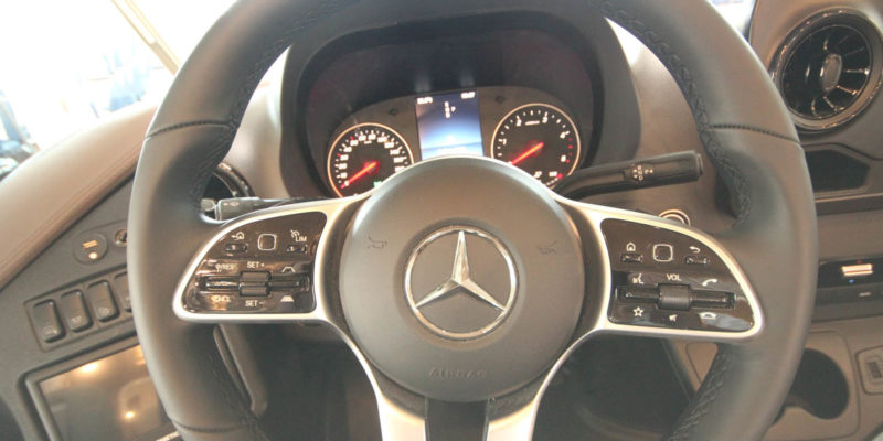 Carthago chic e-line i 51 QB auf Mercedes Sprinter (101)