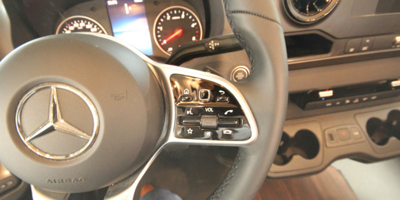 Carthago chic e-line i 51 QB auf Mercedes Sprinter (102)