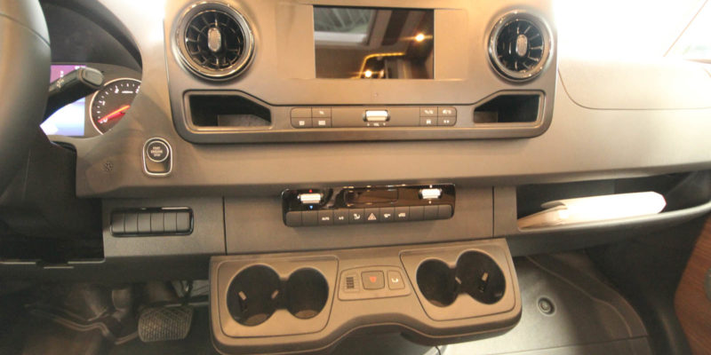 Carthago chic e-line i 51 QB auf Mercedes Sprinter (104)