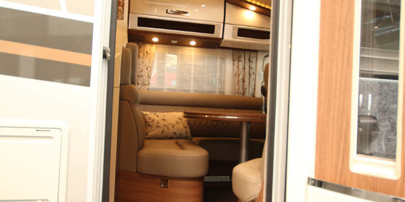Carthago chic e-line i 51 QB auf Mercedes Sprinter (36)