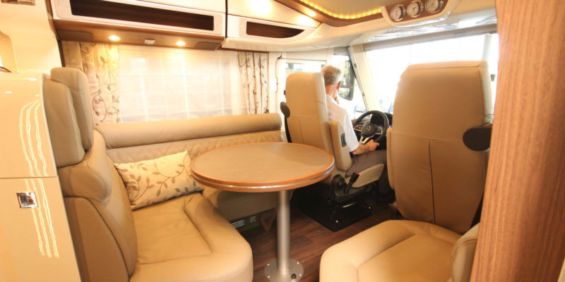Carthago chic e-line i 51 QB auf Mercedes Sprinter (38)