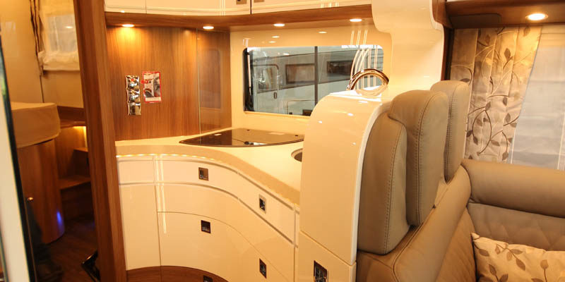 Carthago chic e-line i 51 QB auf Mercedes Sprinter (46)