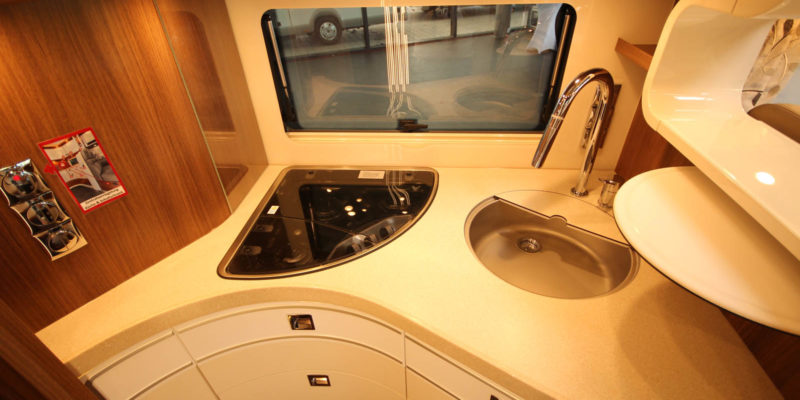 Carthago chic e-line i 51 QB auf Mercedes Sprinter (50)