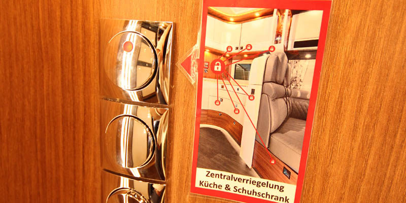 Carthago chic e-line i 51 QB auf Mercedes Sprinter (51)