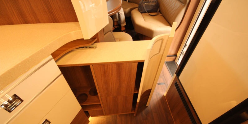 Carthago chic e-line i 51 QB auf Mercedes Sprinter (57)