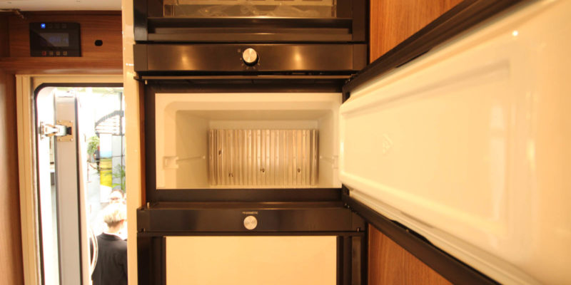 Carthago chic e-line i 51 QB auf Mercedes Sprinter (71)