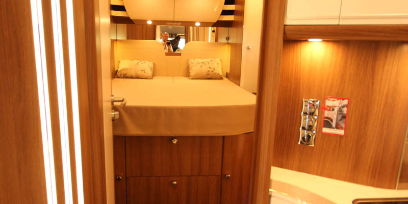 Carthago chic e-line i 51 QB auf Mercedes Sprinter (75)