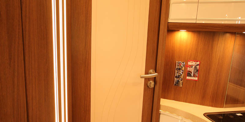 Carthago chic e-line i 51 QB auf Mercedes Sprinter (76)