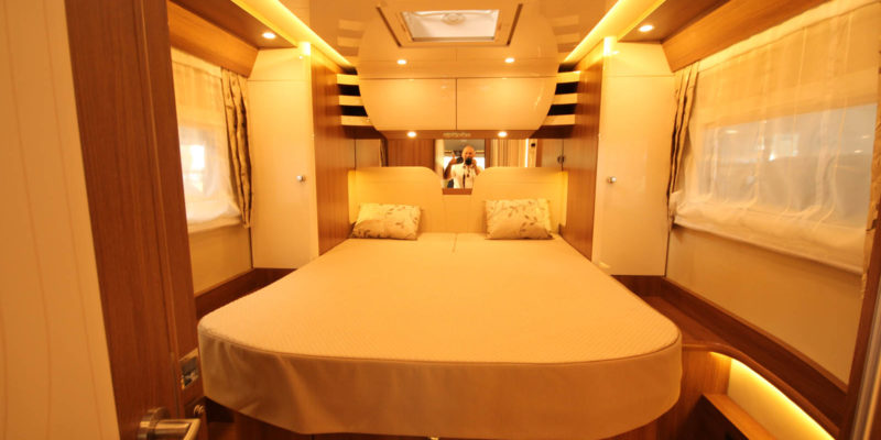 Carthago chic e-line i 51 QB auf Mercedes Sprinter (77)