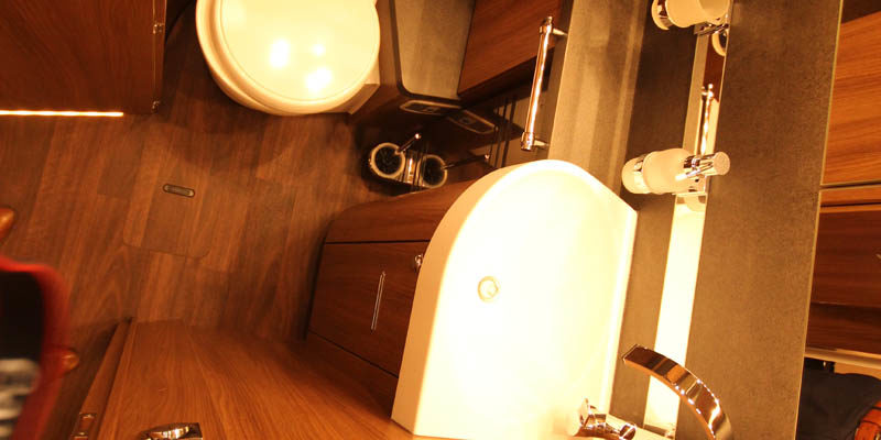 Carthago chic e-line i 51 QB auf Mercedes Sprinter (85)