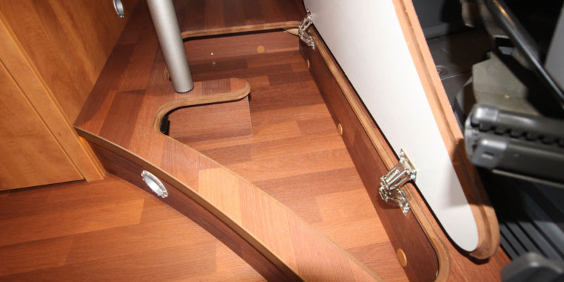 Malibu Van 600 DB Low Bed (13)