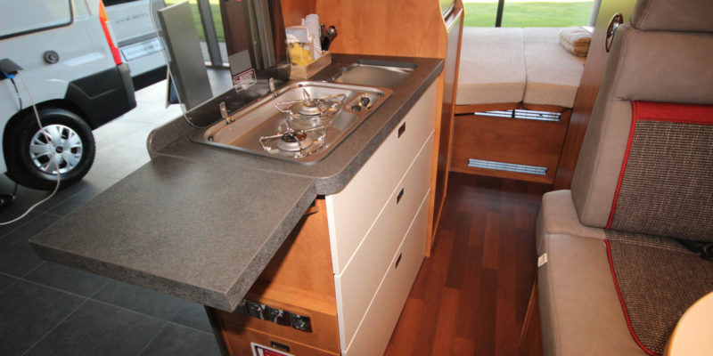 Malibu Van 600 DB Low Bed (15)