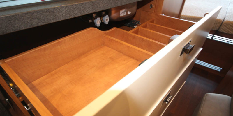 Malibu Van 600 DB Low Bed (19)