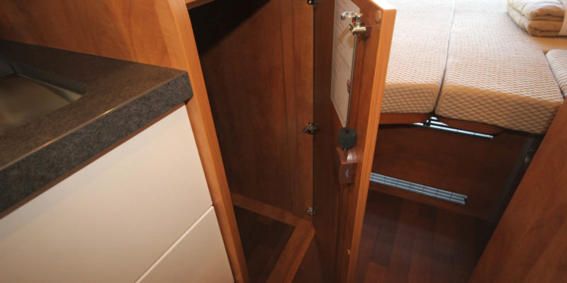 Malibu Van 600 DB Low Bed (20)