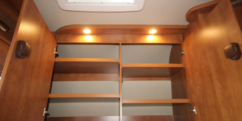 Malibu Van 600 DB Low Bed (25)