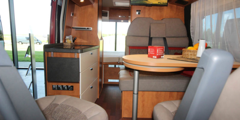 Malibu Van 600 DB Low Bed (31)