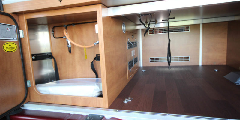 Malibu Van 600 DB Low Bed (34)