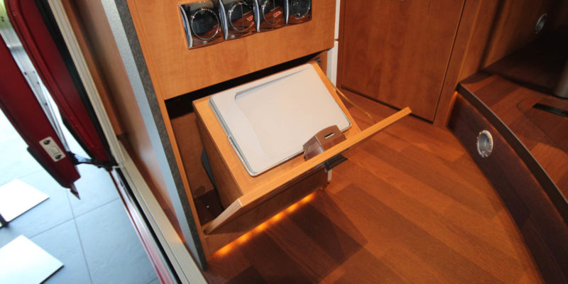 Malibu Van 600 DB Low Bed (7)