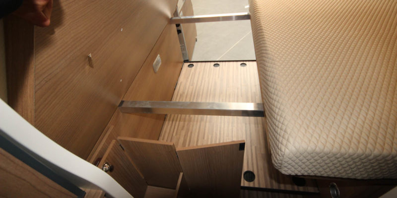 Malibu Van Charming Coupe 600 DB (34)