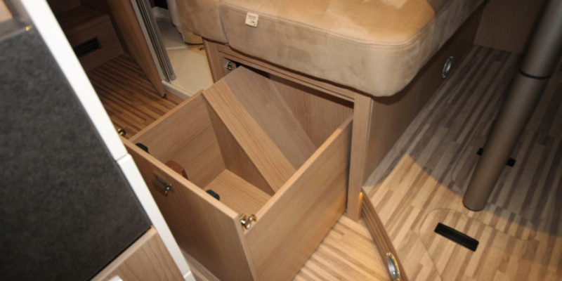 Malibu Van Charming Coupe 640 LE (21)