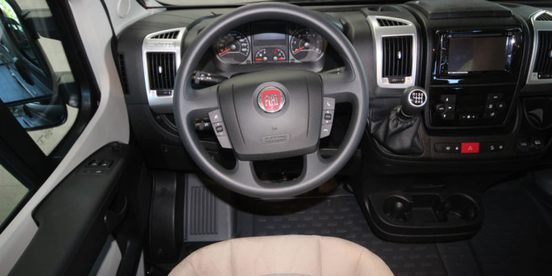 Malibu Van Charming Coupe 640 LE (29)