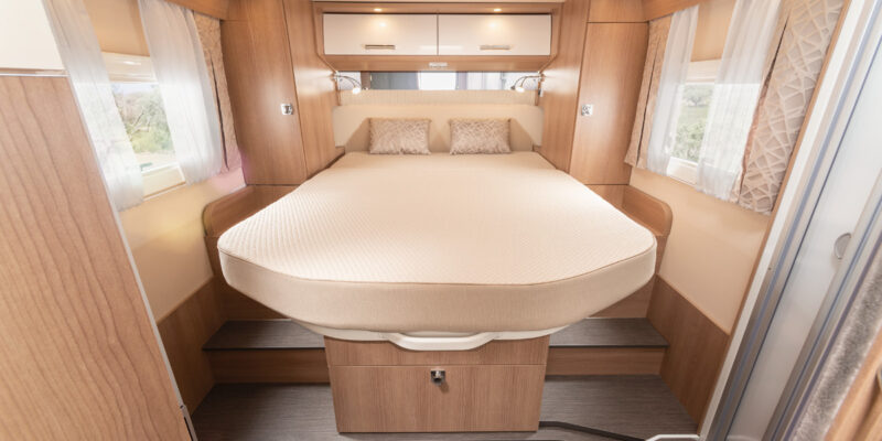 2020-tourer-I144QB_Queensbett-V1