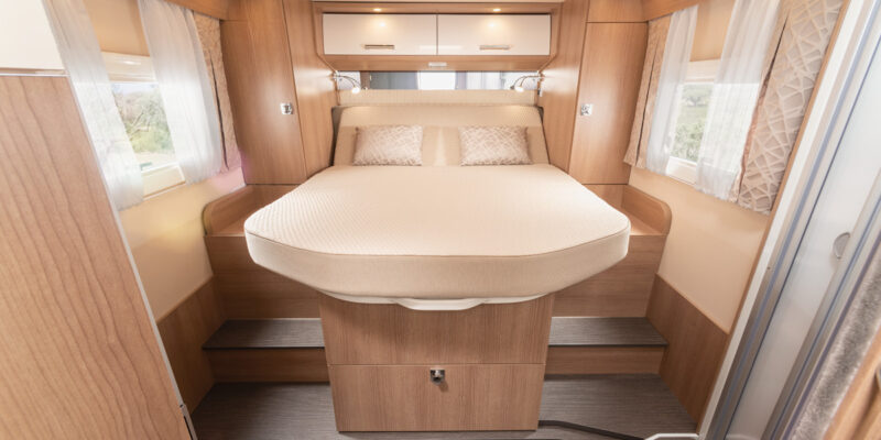 2020-tourer-I144QB_Queensbett-V2