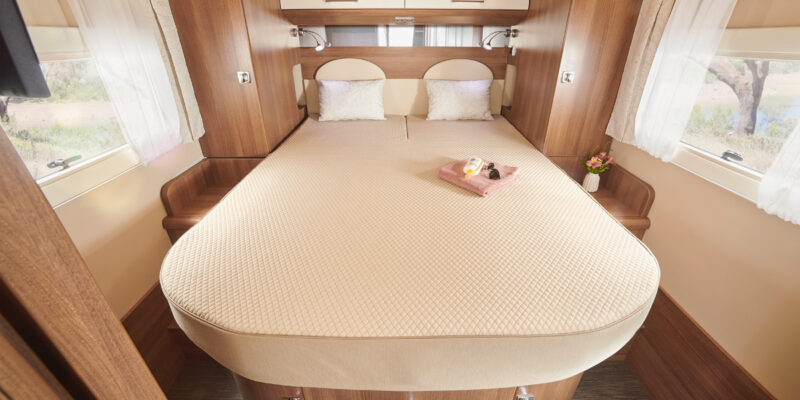 2020-tourer-I150QB_Queens-Bett-V1