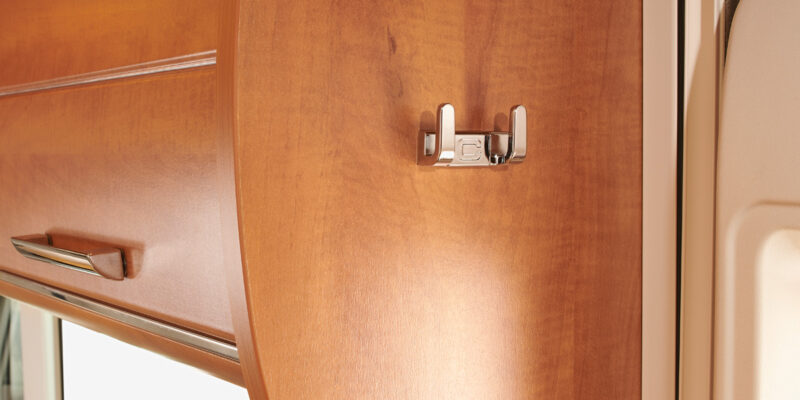 2020_c-line-4.8_Kleiderhaken-Wohnraumbereich