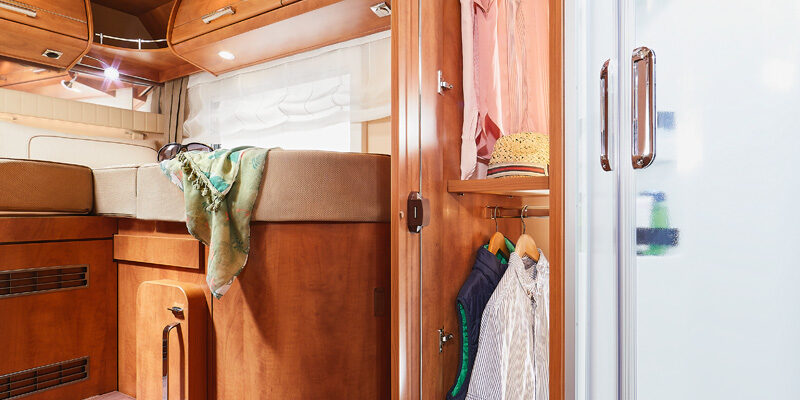 2020_c-line-i4.9L_Kleiderschrank