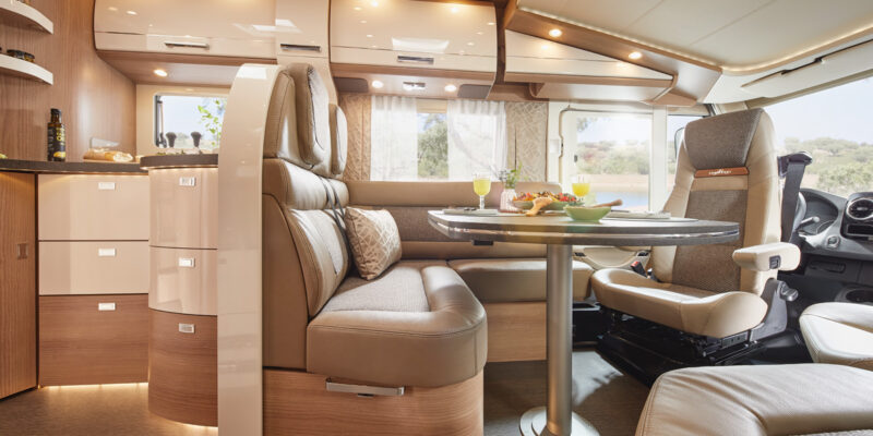 2020_carthago_tourer-i-149-MB_Barschwung