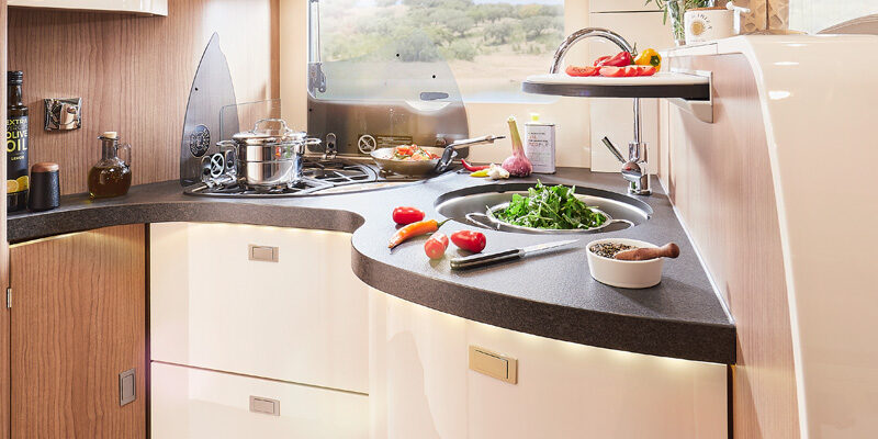 2020_carthago_tourer-i-149-MB_Kueche