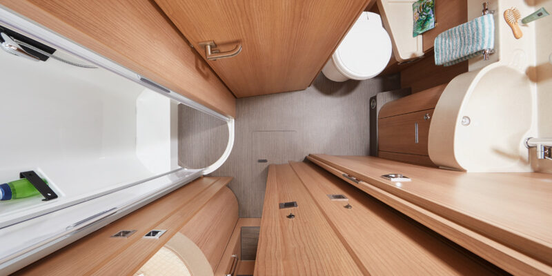 2020_carthago_tourer-i-149-MB_Raumbad-V3