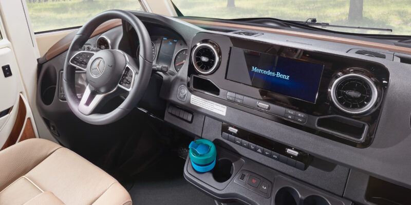 2020_e-line-50DA-MB-MBUX-10-2-Infotainment