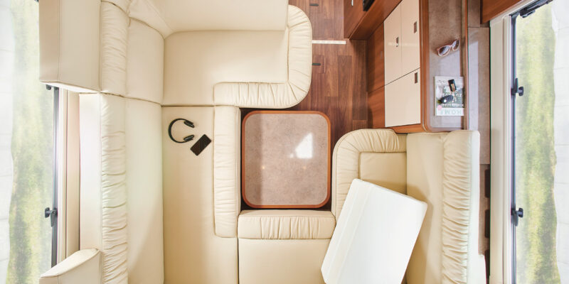 2020_liner-for-two-53L_Iveco_Umbau-Lounge-Sitzgruppe-V2