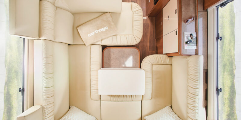 2020_liner-for-two-53L_Iveco_Umbau-Lounge-Sitzgruppe-V3