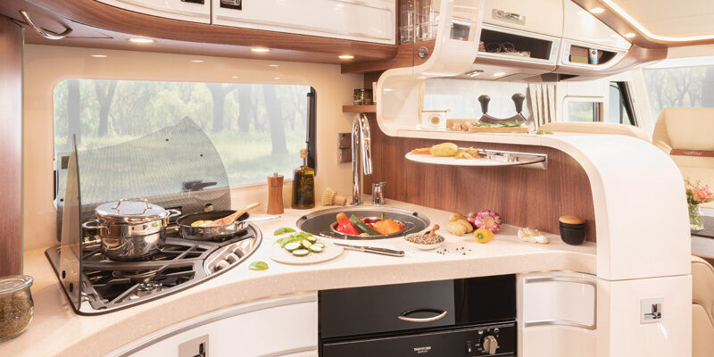 2020_s-plus-61LE-Iveco_Kueche